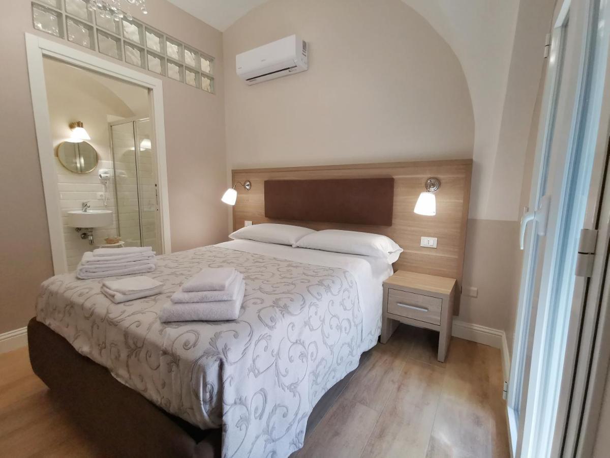 Opera Relais 85 Bed & Breakfast Messina Exterior foto