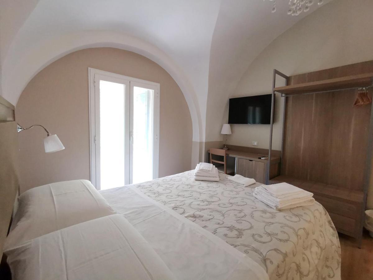 Opera Relais 85 Bed & Breakfast Messina Exterior foto